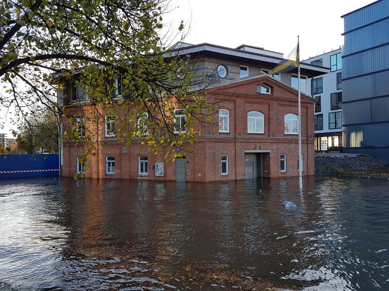Clubhaus Hochwasser 2 low
